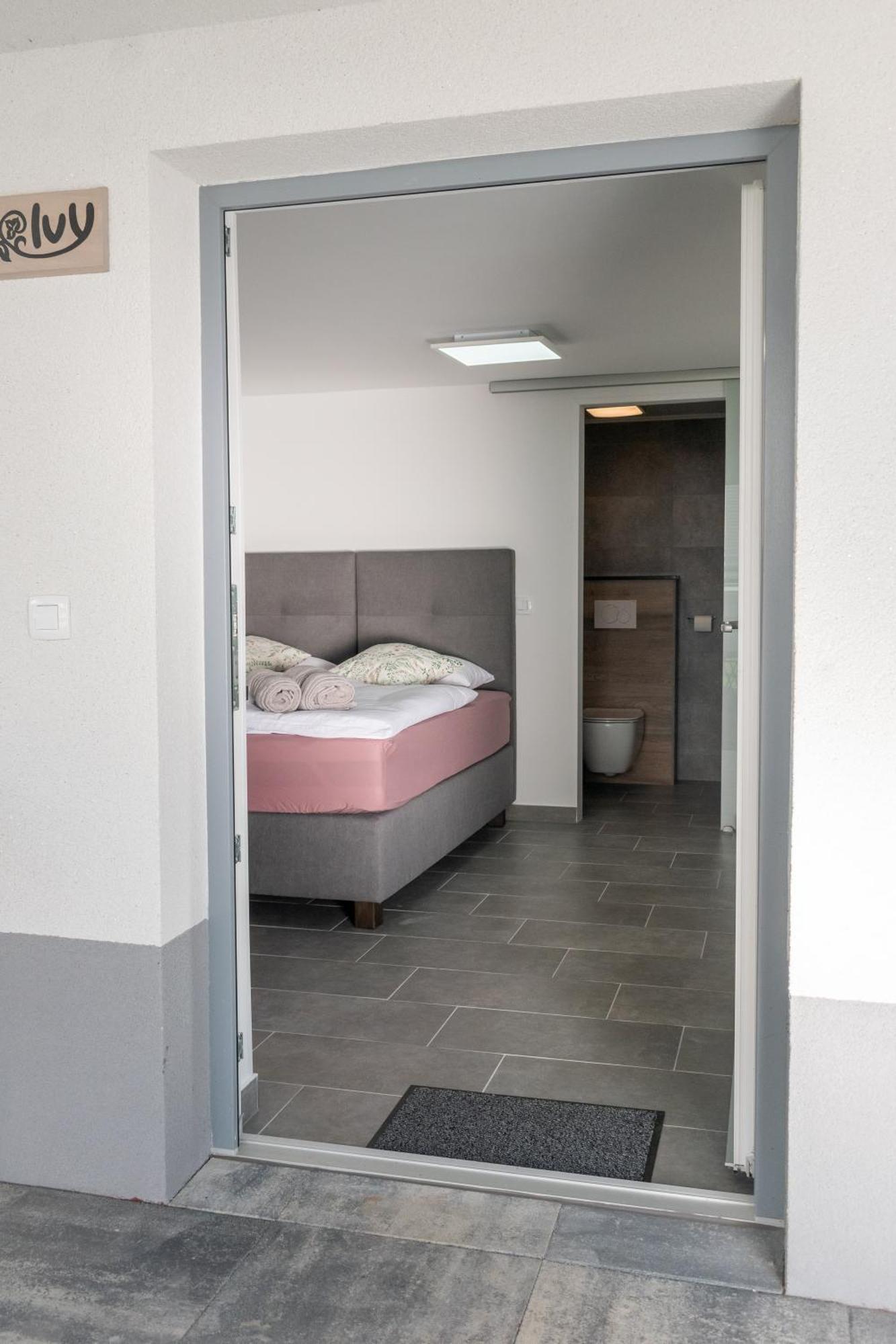 Prima Countryside Apartments Zirovnica Habitación foto